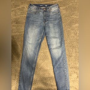 Old Navy High Rise Rockstar Superskinny Jeans. Sz 8. Never Worn
Hip To Hip 15